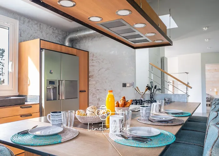 Havre De Paix Familial & Piscine - L'instant Clef Casa de Férias Guécélard